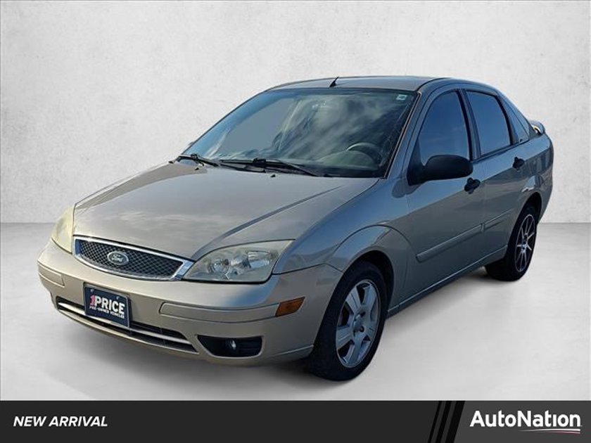 スシエボ　フレセ 2005 Ford Focus ZX4 SE | Victory Motors of Colorado
