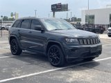 Used 2018 Jeep Grand Cherokee Altitude image 3