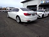 Used 2018 BMW 750i xDrive image 3