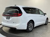 New 2025 Chrysler Pacifica Select w/ Uconnect Theater Family Group image 3
