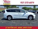Used 2020 Chrysler Pacifica Touring-L image 2