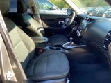 Used 2016 Kia Soul + image 5