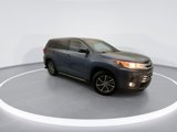 Used 2017 Toyota Highlander XLE w/ Carpet Mat Package image 2