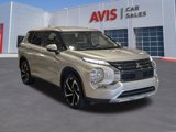 Used 2023 Mitsubishi Outlander SE image 3