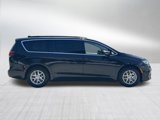 Certified 2022 Chrysler Pacifica Touring-L image 4