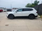 Used 2022 Volkswagen Tiguan SE image 2