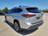 Used 2023 Toyota Highlander XLE image 5