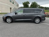 Used 2023 Chrysler Pacifica Touring-L image 2