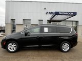 Used 2022 Chrysler Pacifica Touring-L image 3