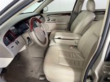 Used 2005 Lincoln Town Car Signature Limited image 3