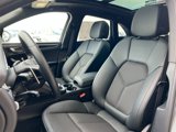 Certified 2025 Porsche Macan image 5