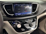Used 2022 Chrysler Pacifica Touring-L image 3