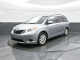 Used 2014 Toyota Sienna LE image 3