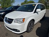 Used 2017 Dodge Grand Caravan SXT image 2
