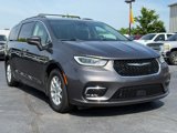 Used 2022 Chrysler Pacifica Touring-L image 2