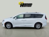 Used 2019 Chrysler Pacifica Touring-L image 2