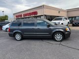 Used 2016 Chrysler Town & Country Touring image 4