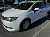 Used 2018 Chrysler Pacifica L image 2