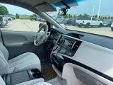 Used 2012 Toyota Sienna LE image 2