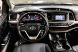 Used 2015 Toyota Highlander LE image 5