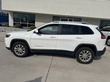 Used 2020 Jeep Cherokee Latitude w/ Cold Weather Group image 2