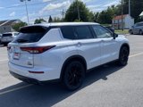 Used 2023 Mitsubishi Outlander SE Black Edition image 5