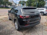 Used 2023 Jeep Compass Latitude image 2