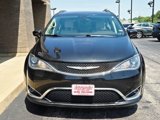 Used 2017 Chrysler Pacifica Touring-L image 2