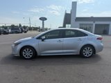 Used 2022 Toyota Corolla LE image 2