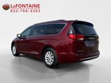 Used 2017 Chrysler Pacifica Touring-L image 5