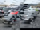 Used 2019 Chevrolet Equinox LT w/ Sun & Navigation Package image 4