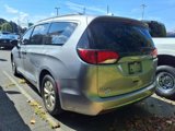 Used 2017 Chrysler Pacifica Touring-L image 4