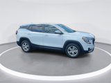 Used 2024 GMC Terrain SLE image 2