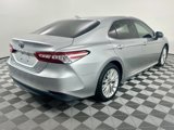Used 2020 Toyota Camry XLE image 5