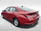 Used 2022 Hyundai Elantra SE w/ Preferred Accessory Package image 3