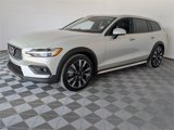 Used 2020 Volvo V60 T5 Cross Country image 4