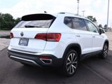Certified 2024 Volkswagen Taos SE image 5