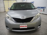 Used 2014 Toyota Sienna LE image 3