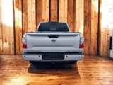 Used 2018 Nissan Titan SV w/ SV Convenience Package image 6