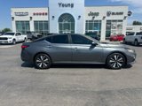 Used 2021 Nissan Altima 2.5 SV image 2