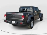 Used 2022 Jeep Gladiator Sport image 3