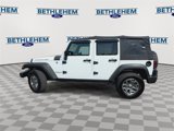 Used 2017 Jeep Wrangler Unlimited Rubicon w/ Connectivity Group image 5