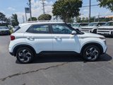 Certified 2022 Hyundai Venue SEL image 3