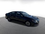 Used 2024 Nissan Altima 2.5 SV image 2