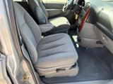 Used 2006 Chrysler Town & Country image 5