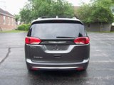 Used 2019 Chrysler Pacifica Touring-L image 5
