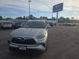 Used 2020 Toyota Highlander XLE image 3