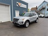 Used 2017 Ford Explorer XLT w/ Equipment Group 202A image 3
