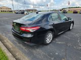 Used 2020 Toyota Camry LE image 2