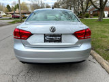 Used 2015 Volkswagen Passat TDI SE image 4